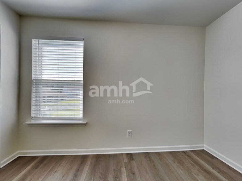 Building Photo - 103 Tupelo Trl