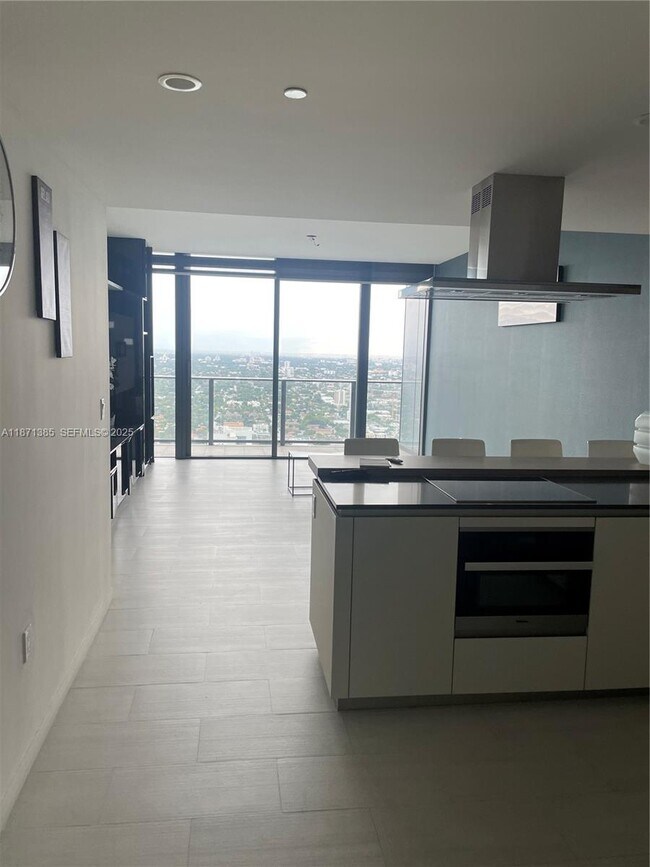 Building Photo - 1000 Brickell Plaza