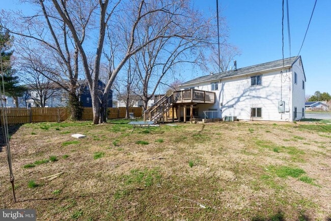 Building Photo - 150 Fairway Rd