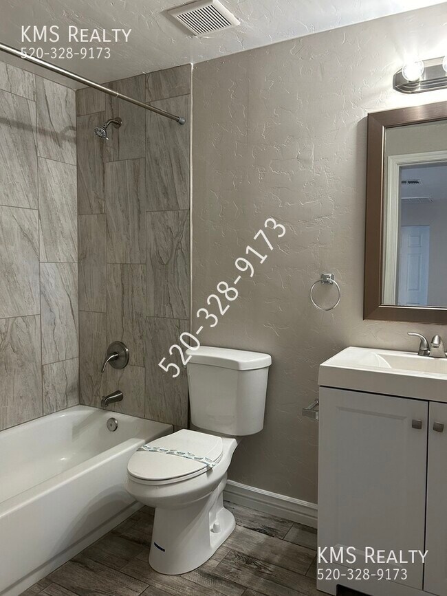 Building Photo - 302 E District St