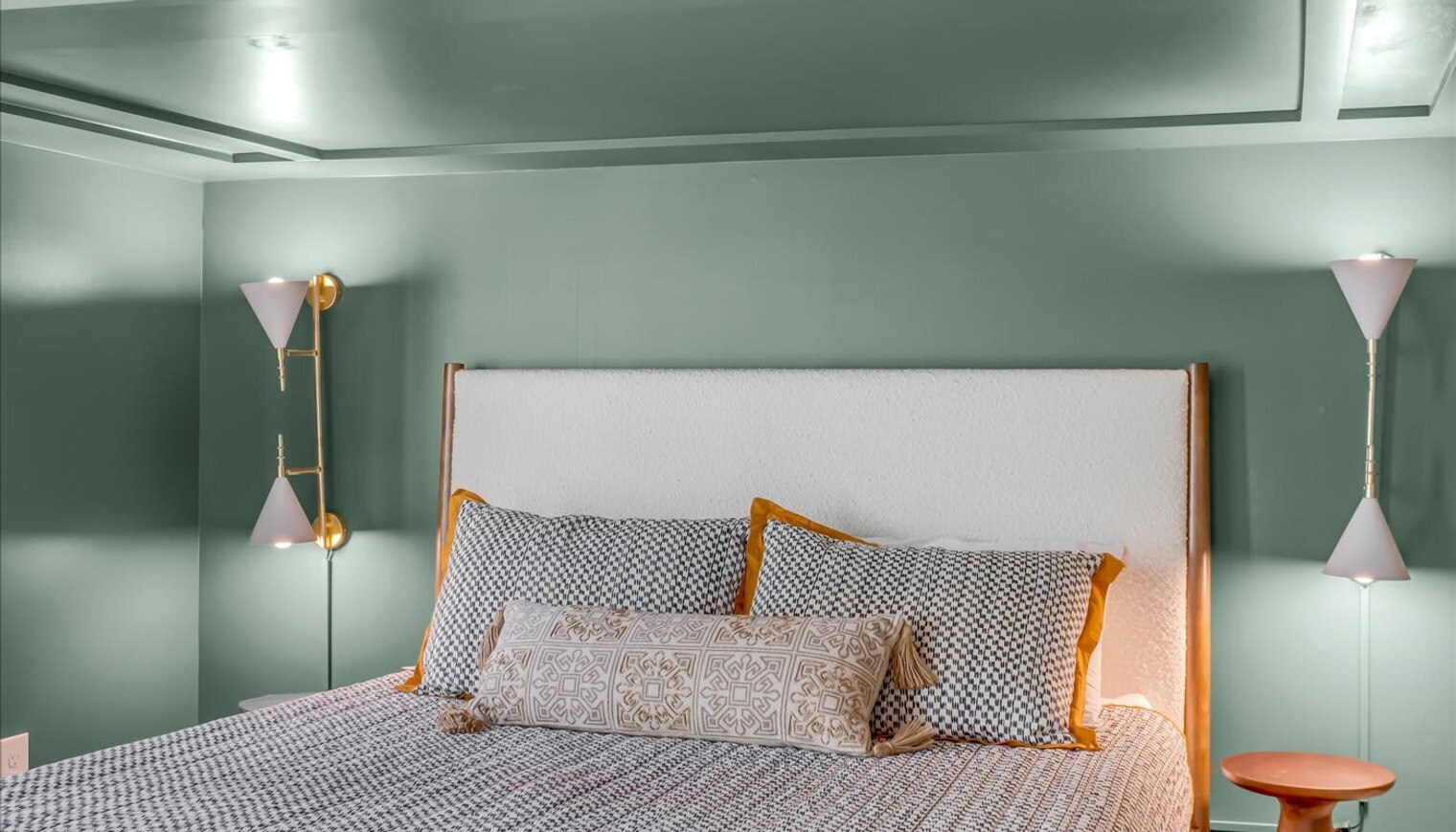 Building Photo - 1112 Baptist World Center Dr