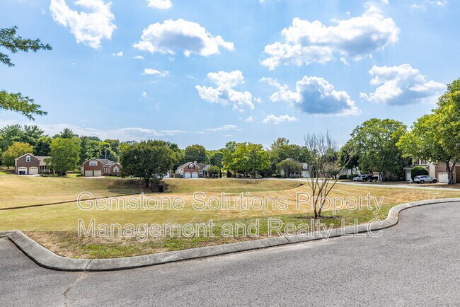 Building Photo - 2214 Falcon Creek Dr