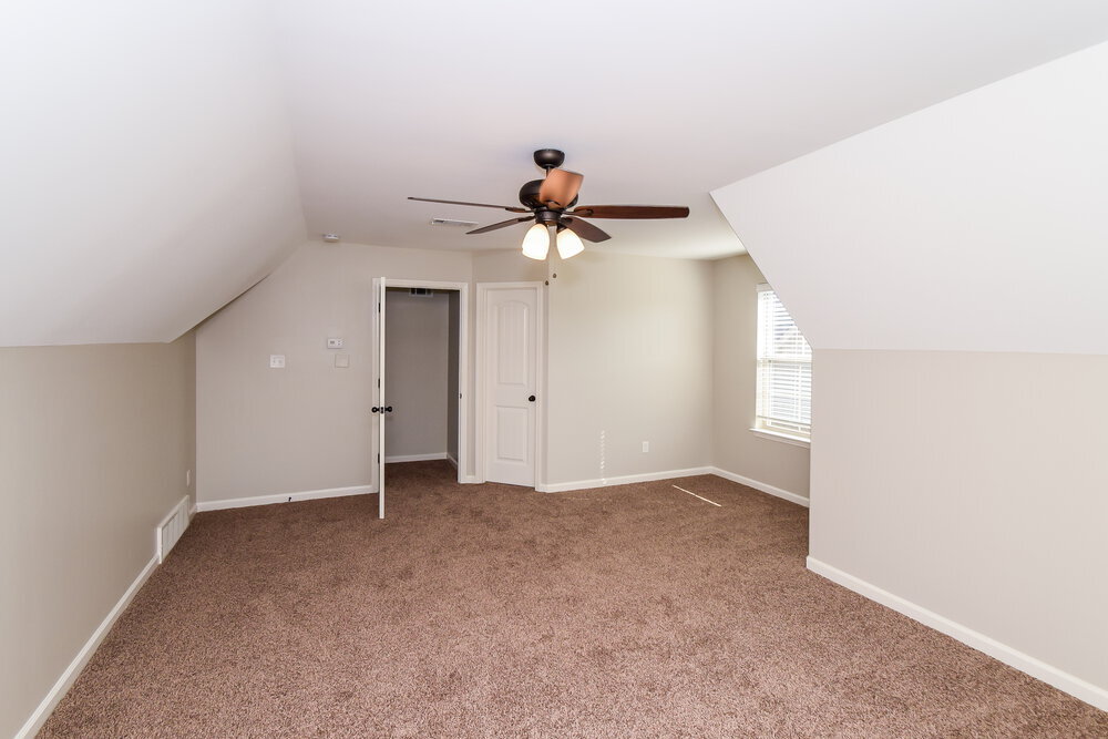 Building Photo - 125 Clay Hills Dr