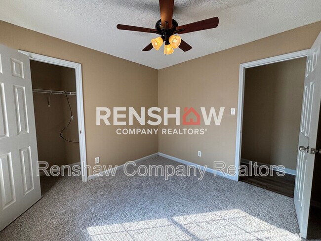 Building Photo - 9289 Grove Manor Dr