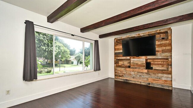 Building Photo - 8924 Angelica Dr