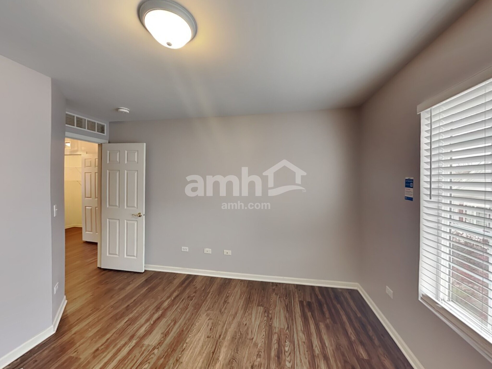 Building Photo - 148 Enclave C