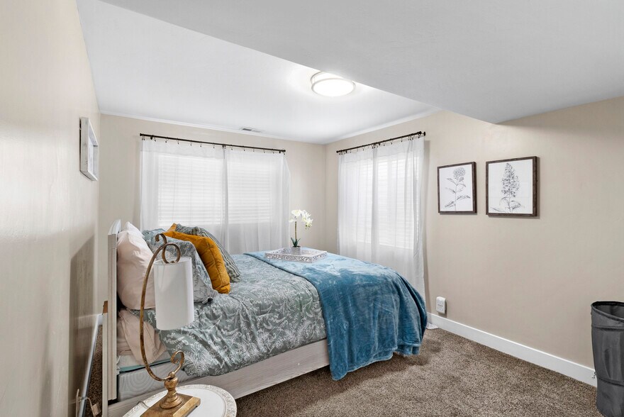 Building Photo - 10454 S Golden Willow Dr