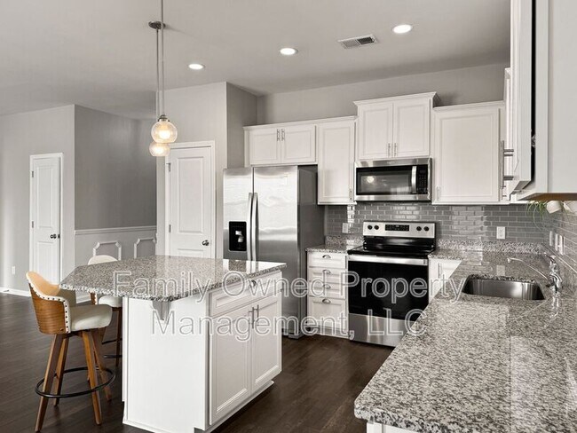 Building Photo - 166 Hayworth Rd