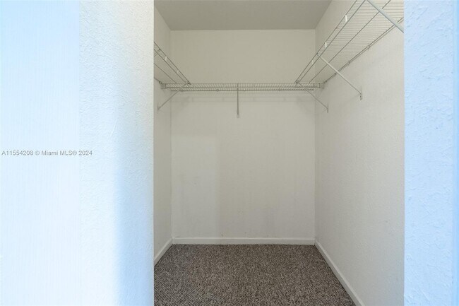 Building Photo - 1475 SE 24th Ct