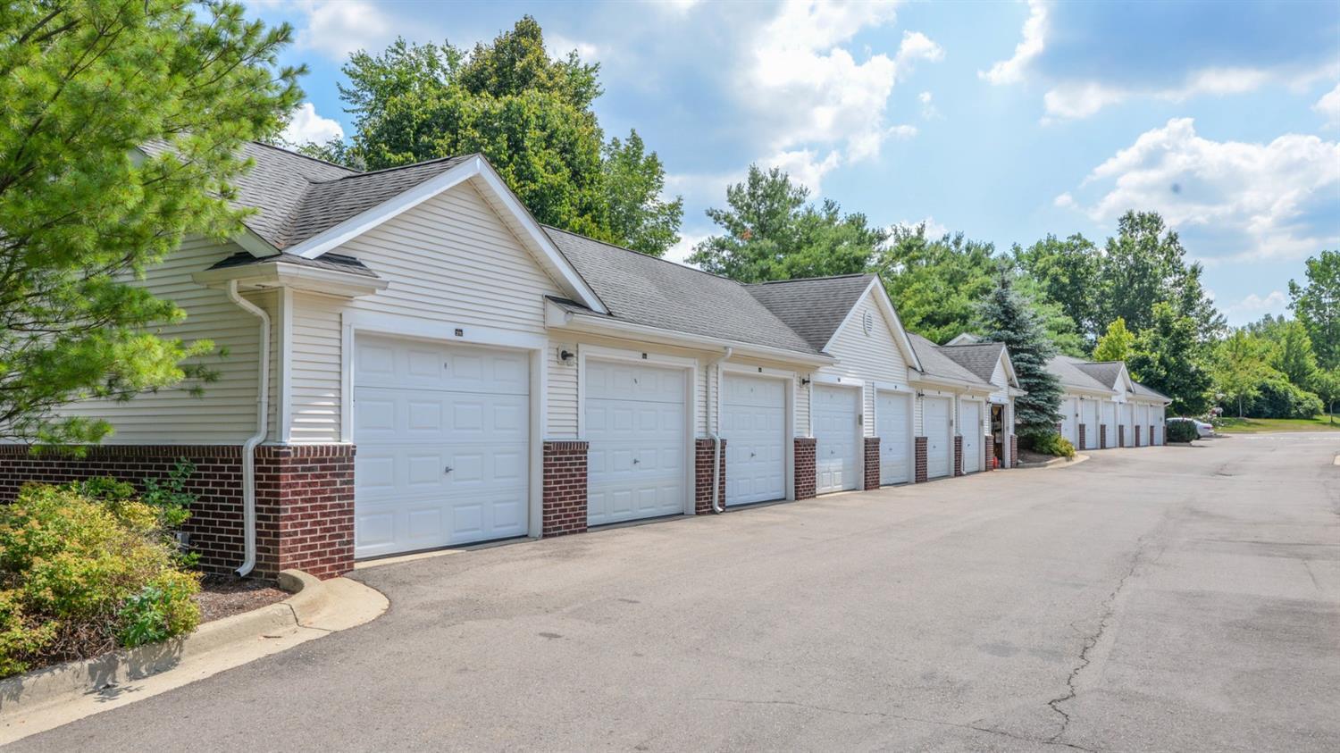 Building Photo - 273 Scio Village Ct