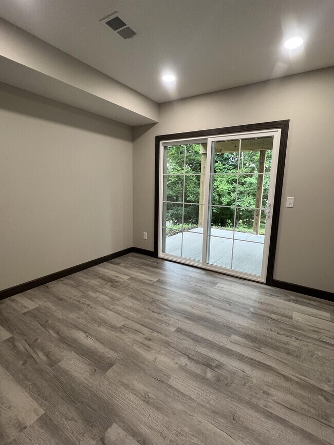 Building Photo - 322 Park St