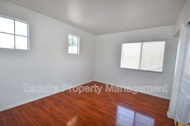 Building Photo - 512 Bolsa Way