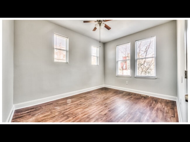 Building Photo - 810 Brooks Ln
