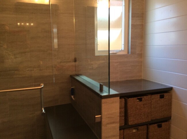Building Photo - Beautiful FULLY FURNISHED Single Level 4/2 Home in South West Reno