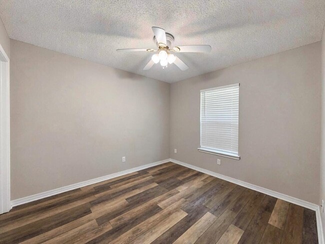 Building Photo - 697 Ferguson Dr