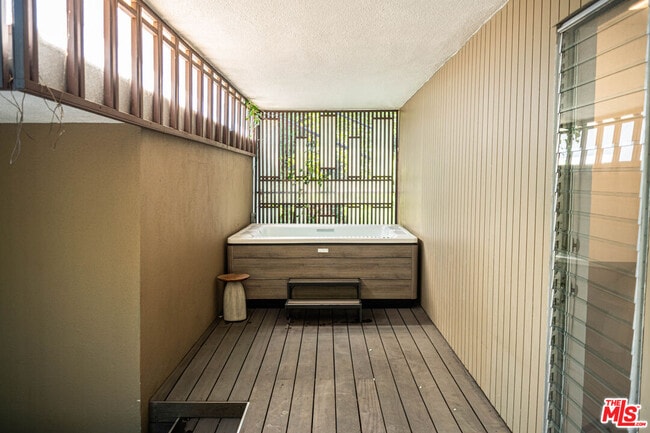 Building Photo - 8895 Appian Way