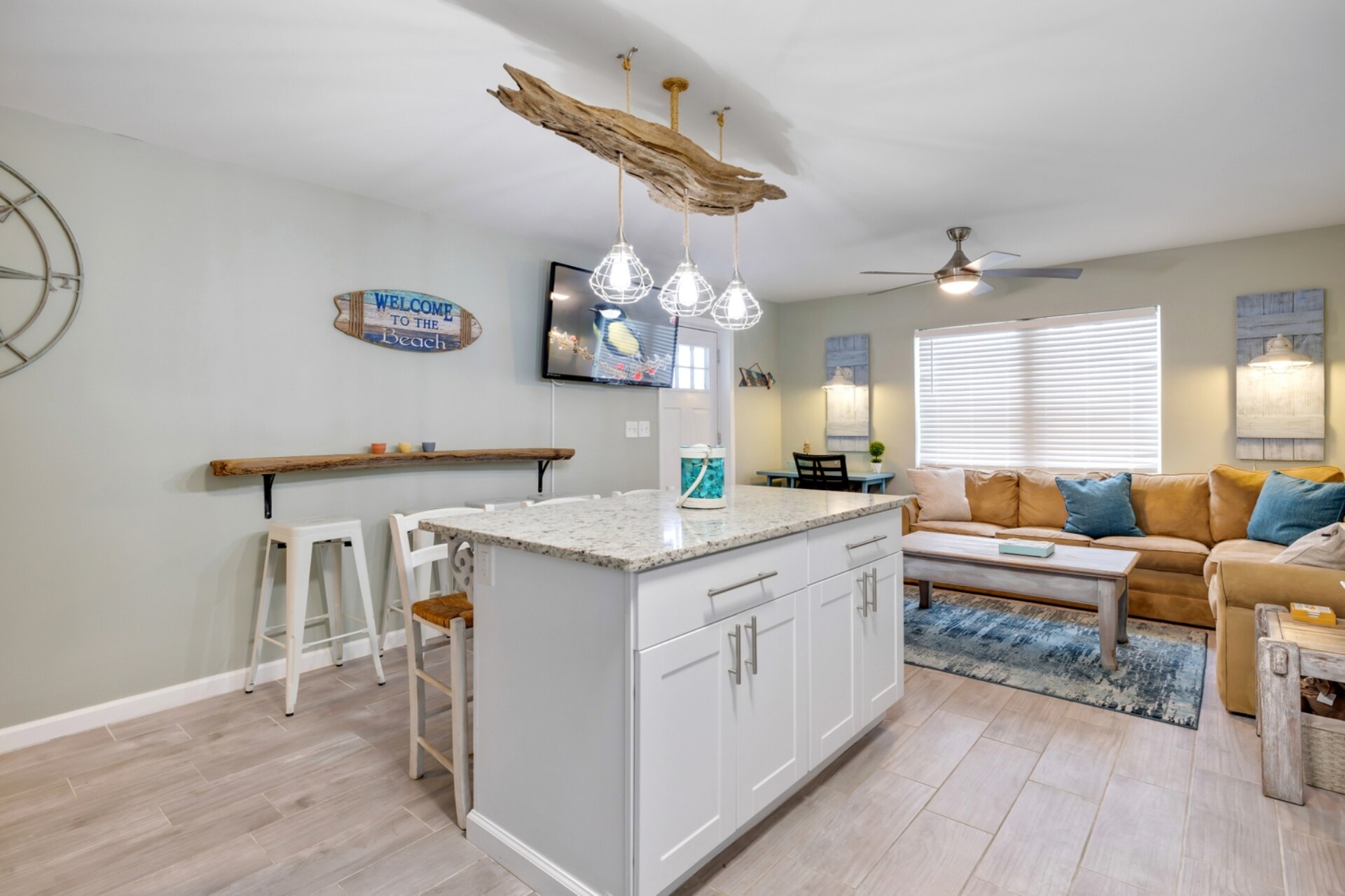 Building Photo - 5616 Pinetree Ave