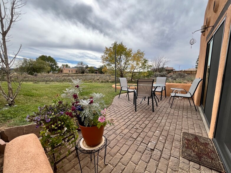 Patio - 128 Dona Ana Dr