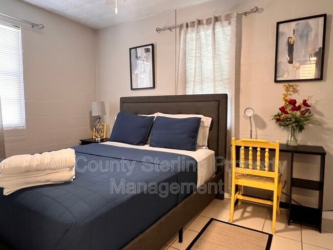 Building Photo - 521 SE 14th Terrace