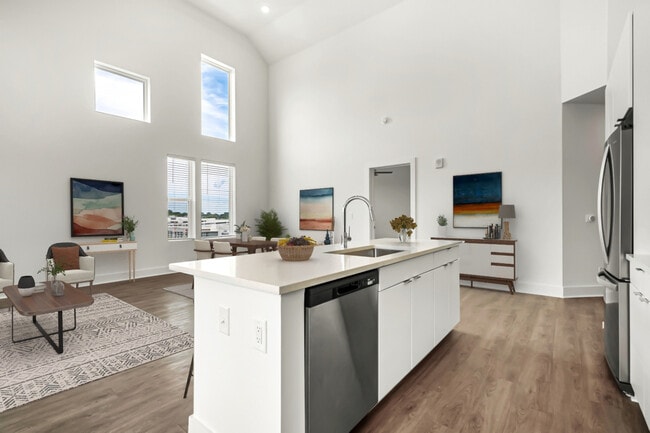 Kitchen Island - 770 Glenwood