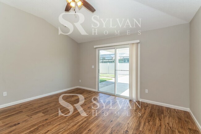 Building Photo - Don't miss out on this lovely 3BR 2BA home