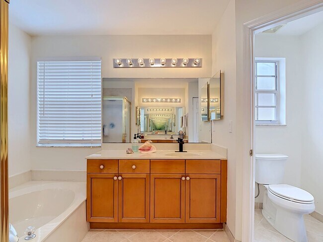 Building Photo - Beautiful Home for Rent in Royal Palm Beach!