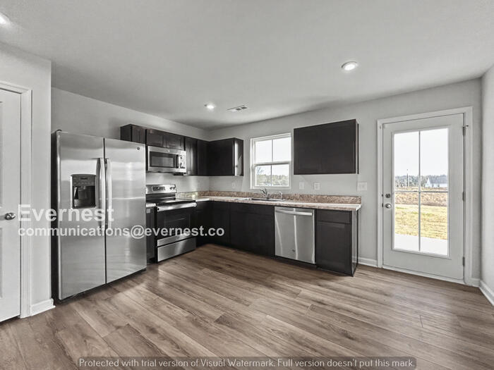 Building Photo - 2005 Westchester Dr