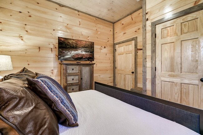 Building Photo - 2127 Eagle Feather Dr