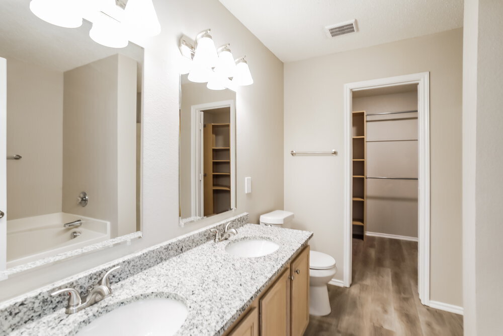 Building Photo - 1824 Lariat Dr