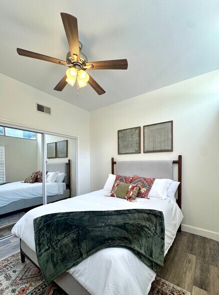 Queen Bedroom 2 - 1700 Clinch Ave