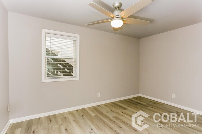 Building Photo - 271 Glen Iris Dr NE