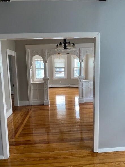 Building Photo - 121 Wood St