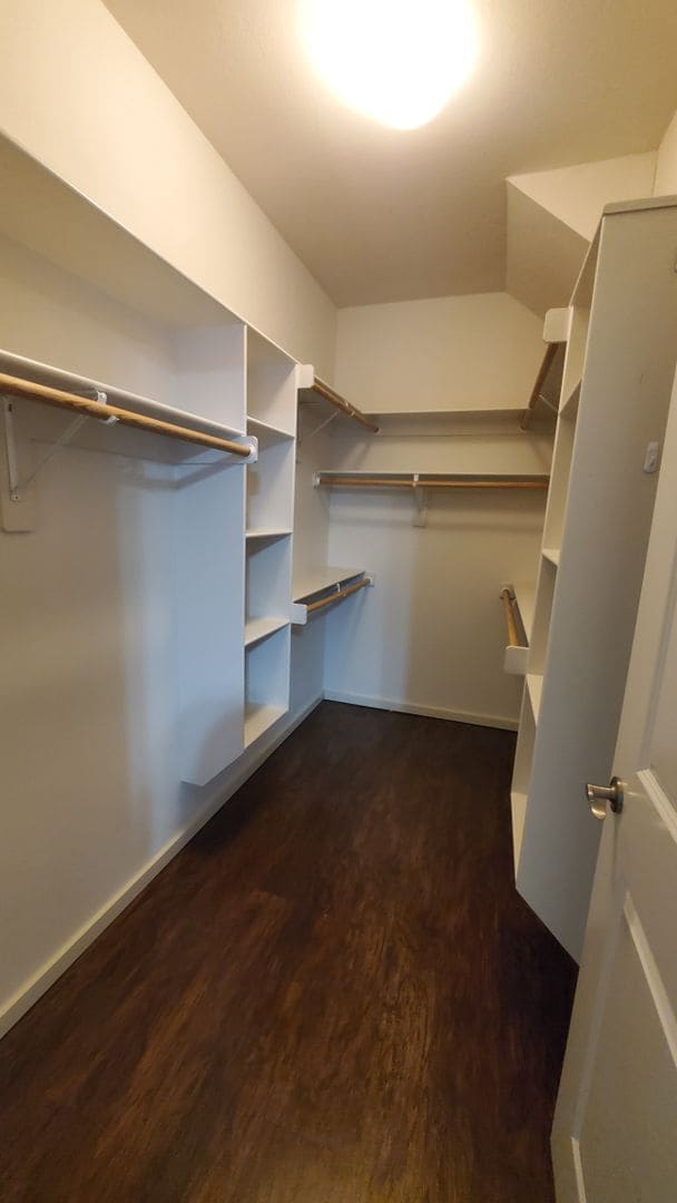 Building Photo - 40 E Maple St