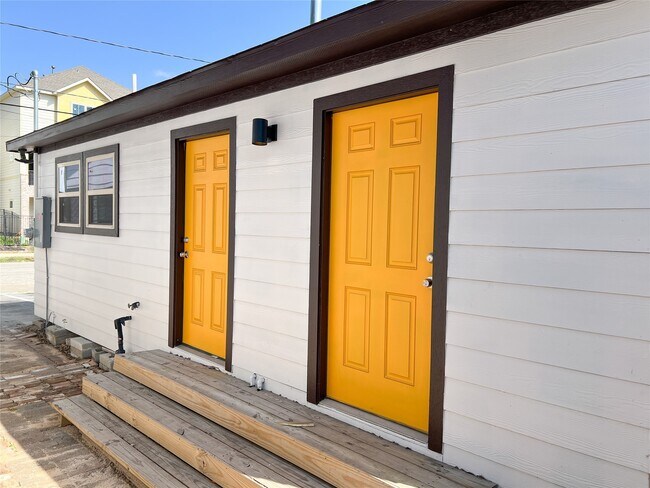 Building Photo - 201 Eastwood St