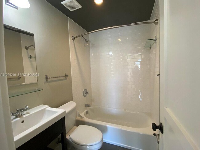 Building Photo - 119 Cibao Ct