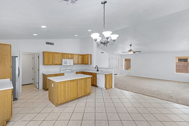 Primary Photo - Beautiful Large 3 Bedroom home in Parkwood...
