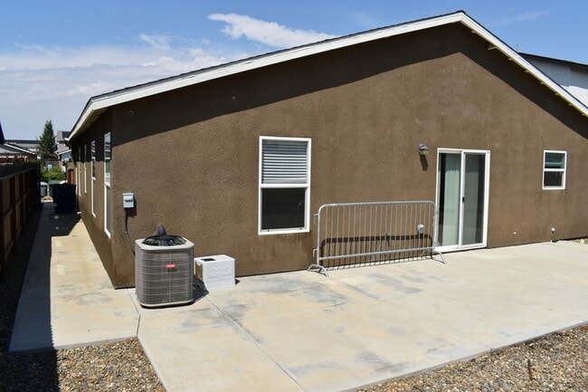 Building Photo - 686 Keenan Ct