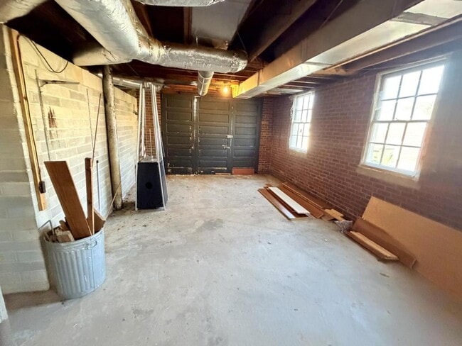 Building Photo - 22 Vance Cir