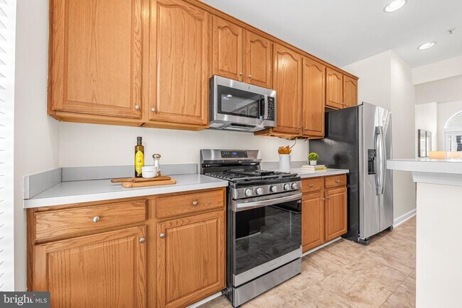 Building Photo - 631 Gatestone St