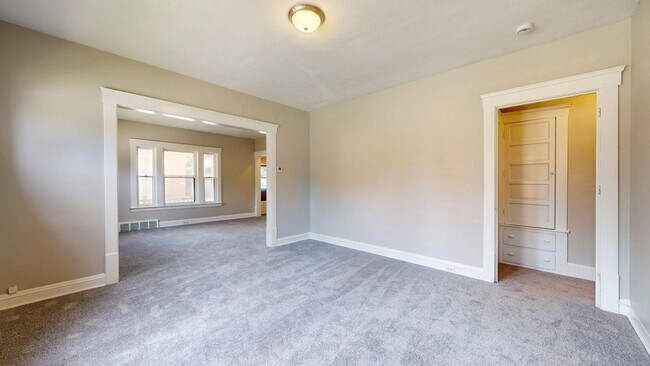 Building Photo - 3001 Denison Ave