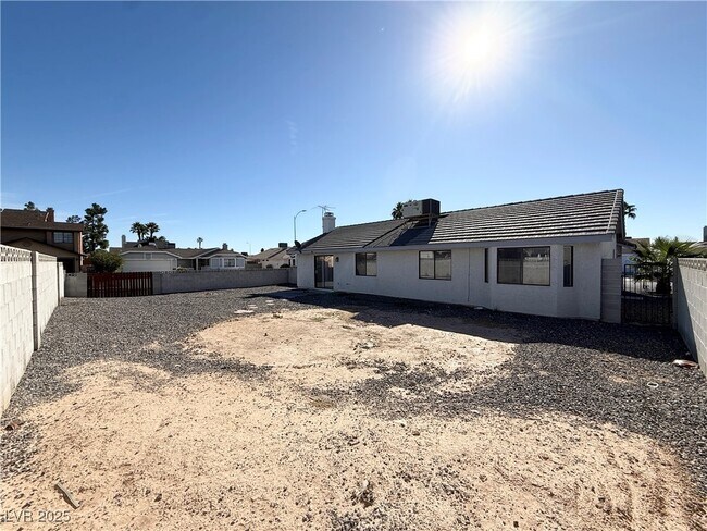 Building Photo - 5876 Filmore Ave