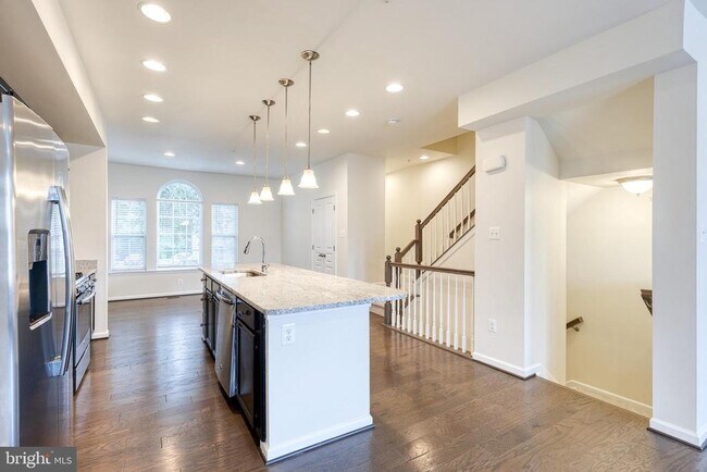 Building Photo - 1308 Ray Ln