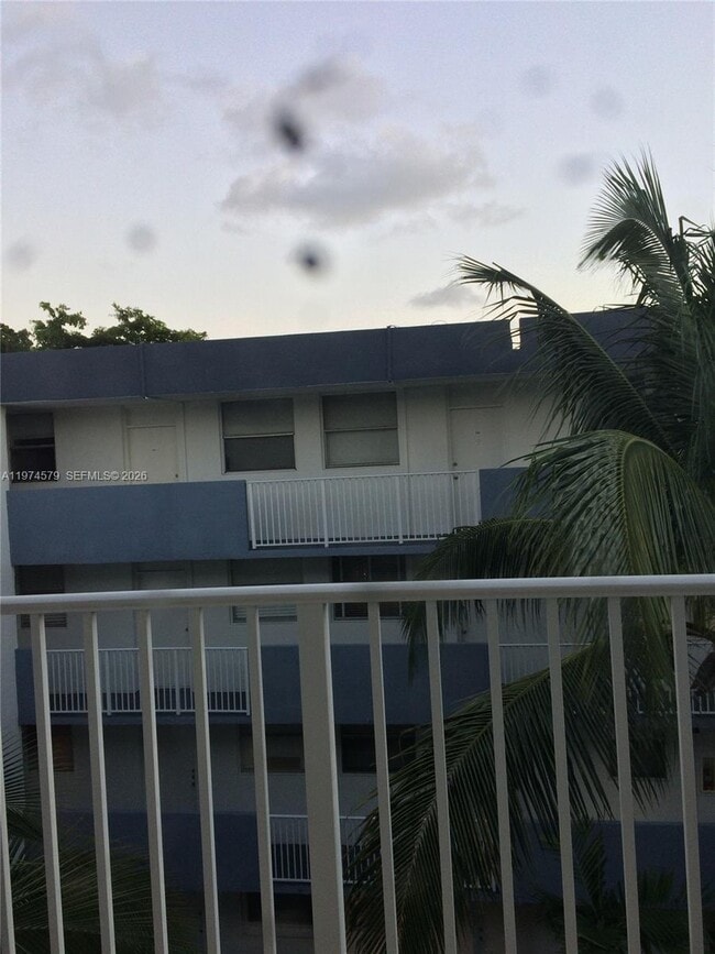 Building Photo - 1801 S Treasure Dr