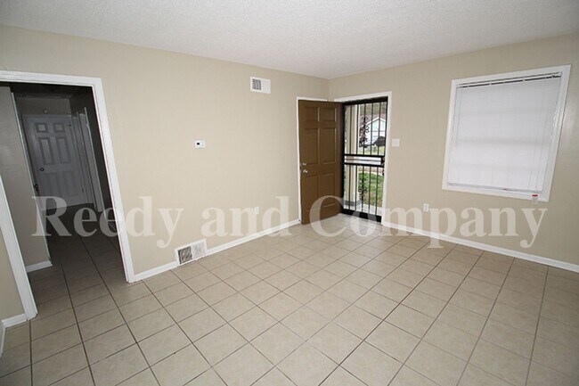 Building Photo - 4041 Hitchcock Dr