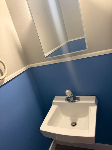 Building Photo - 1263 Joy Ct