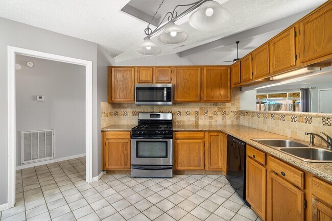 Building Photo - 3006 Stargrass Ct