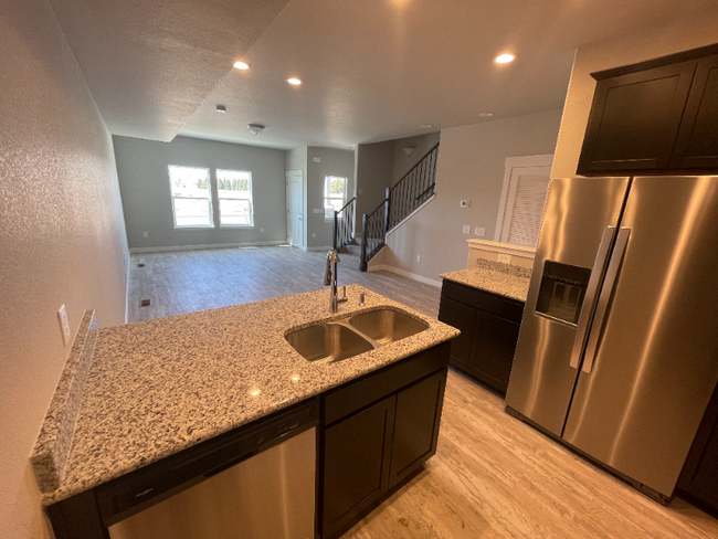 Building Photo - 6565 Carriage Meadows Dr