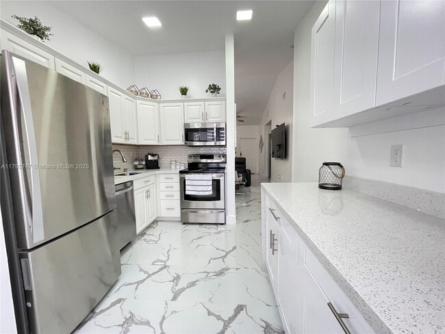 Building Photo - 15400 SW 134th Pl