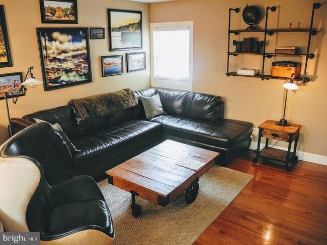 Building Photo - 1933 Rodman St