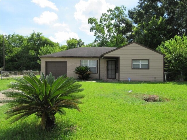 Primary Photo - 10601 Murr Way
